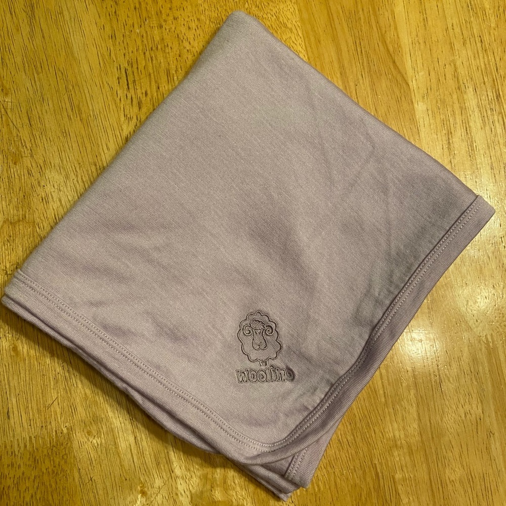 Woolino swaddle blanket- like new, super soft!